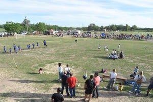 Predio Cosmos FC. Crédito: Manuel Fabatía