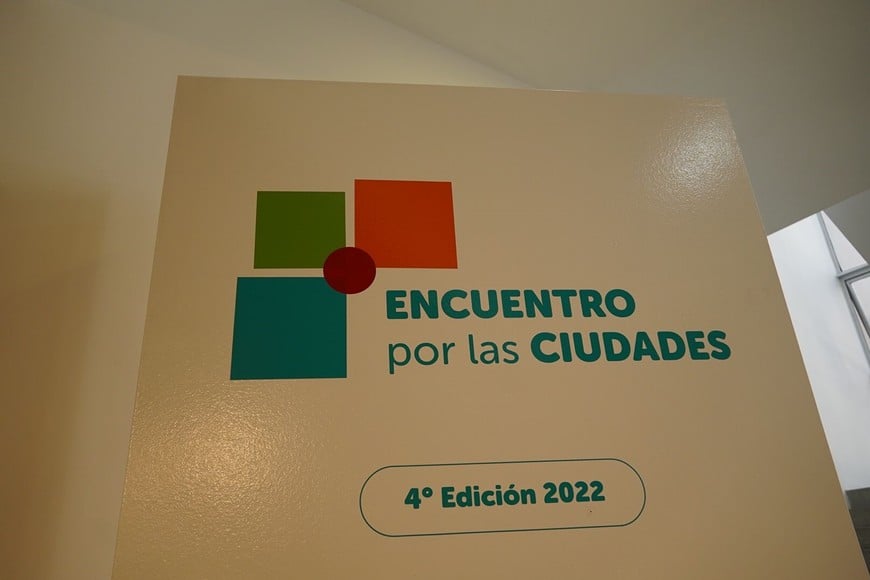 “Es deber de cada uno de los sectores que integramos a la sociedad, involucrarnos en la solución de los problemas que nos aquejan”, aseguró Simoniello.