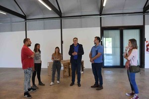 El intendente Luis Castellano y funcionarios de su Gabinete, se acercaron al lugar para constatar los avances de las últimas semanas. Foto: Municipalidad de Rafaela