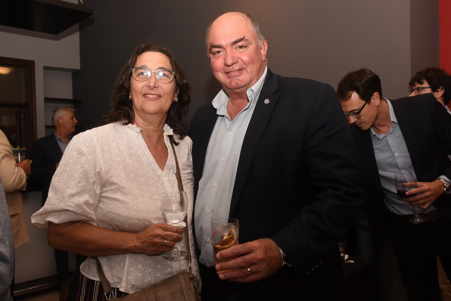 Con el objetivo de dialogar, debatir y proyectar los desafíos políticos y económicos del país, la Asociación para el Desarrollo de Santa Fe y su Región convocó a especialistas, que dejaron sus puntos de vista e ideas.