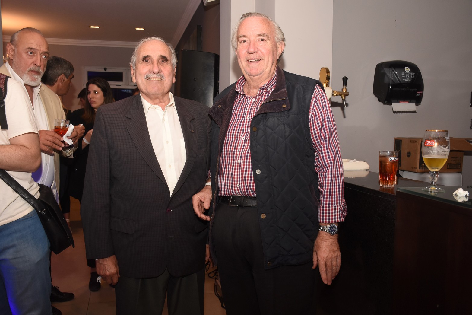 Con el objetivo de dialogar, debatir y proyectar los desafíos políticos y económicos del país, la Asociación para el Desarrollo de Santa Fe y su Región convocó a especialistas, que dejaron sus puntos de vista e ideas.