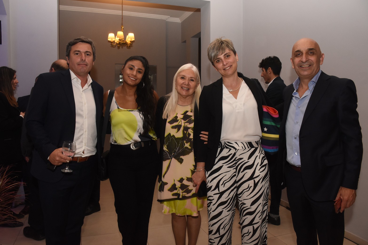 Con el objetivo de dialogar, debatir y proyectar los desafíos políticos y económicos del país, la Asociación para el Desarrollo de Santa Fe y su Región convocó a especialistas, que dejaron sus puntos de vista e ideas.