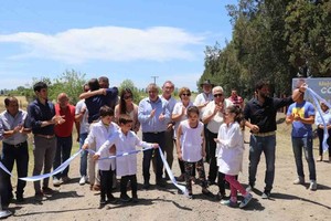 Costamagna destacó que las obras inauguradas “son fundamentales, ya que implican la creación de empleo, la incorporación de los jóvenes y la generación de arraigo, porque es importante que la gente viva y se eduque con las mismas posibilidades”. Foto: Gobierno