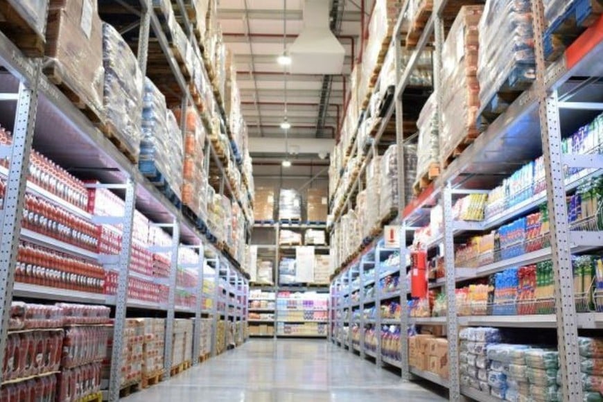 Dos intrusos ingresaron al predio e intentaron abrir un contenedor.