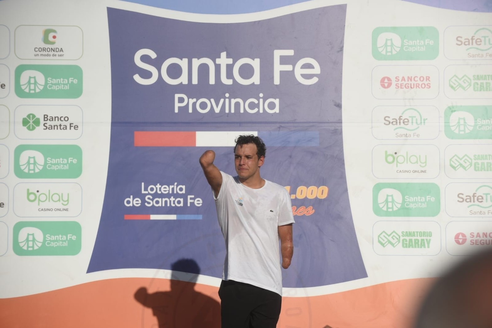 El argentino Matías Díaz Hernández ganó la 46a. edición de la Santa Fe - Coronda. La mejor entre las mujeres fue la santafesina Erika Yenssen. El nadador paralímpico Theo Curin cumplió su objetivo al arribar a Coronda.