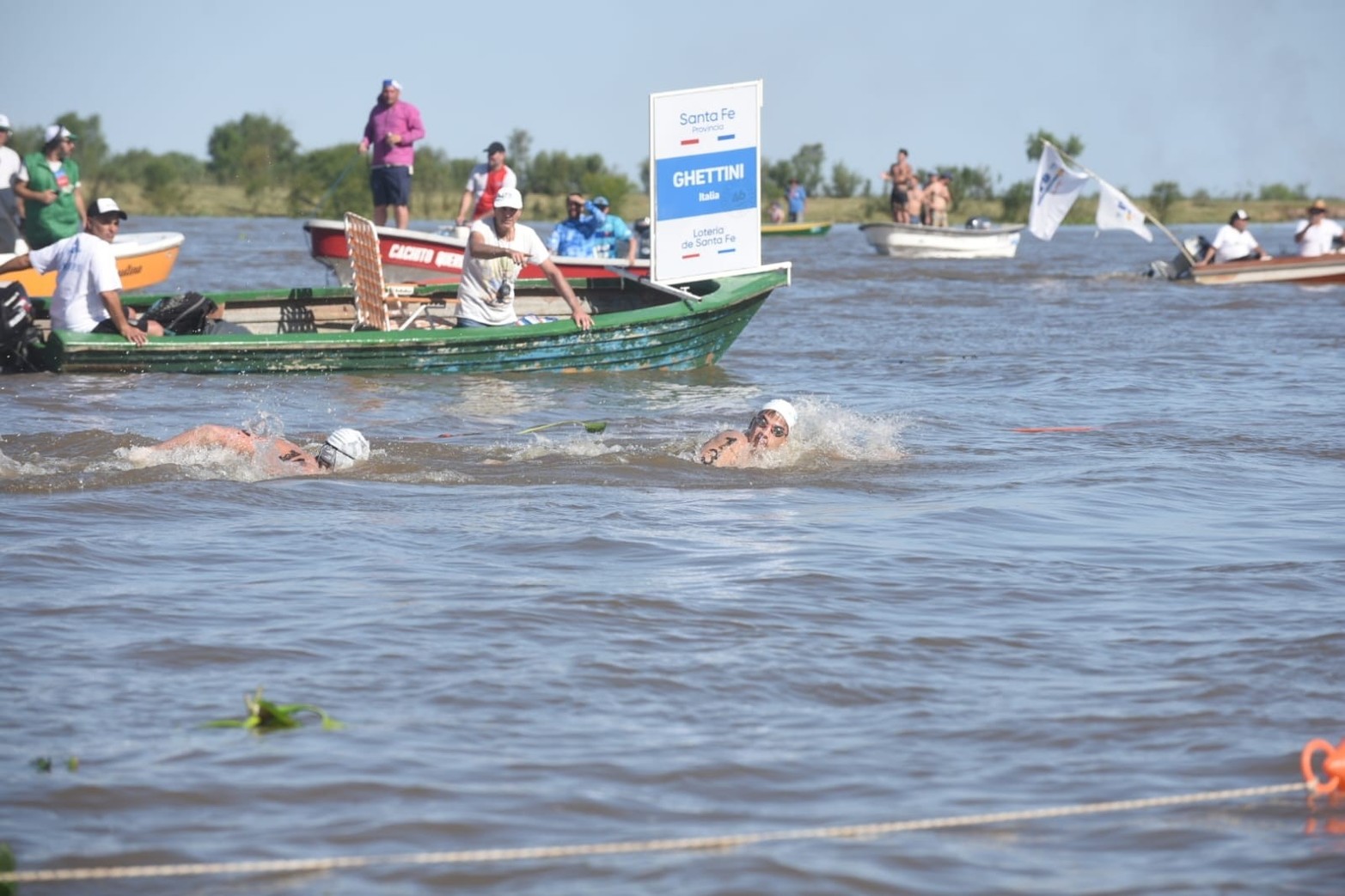 El argentino Matías Díaz Hernández ganó la 46a. edición de la Santa Fe - Coronda. La mejor entre las mujeres fue la santafesina Erika Yenssen. El nadador paralímpico Theo Curin cumplió su objetivo al arribar a Coronda.