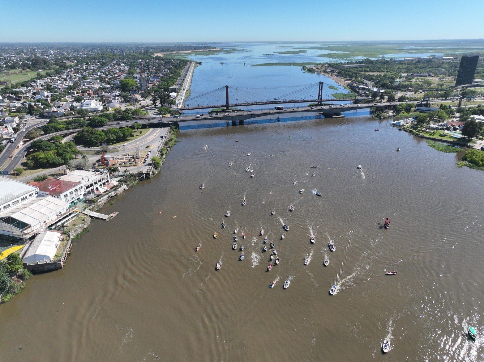 Después de tres años, se volvió a correr el maratón acuático Rio Coronda