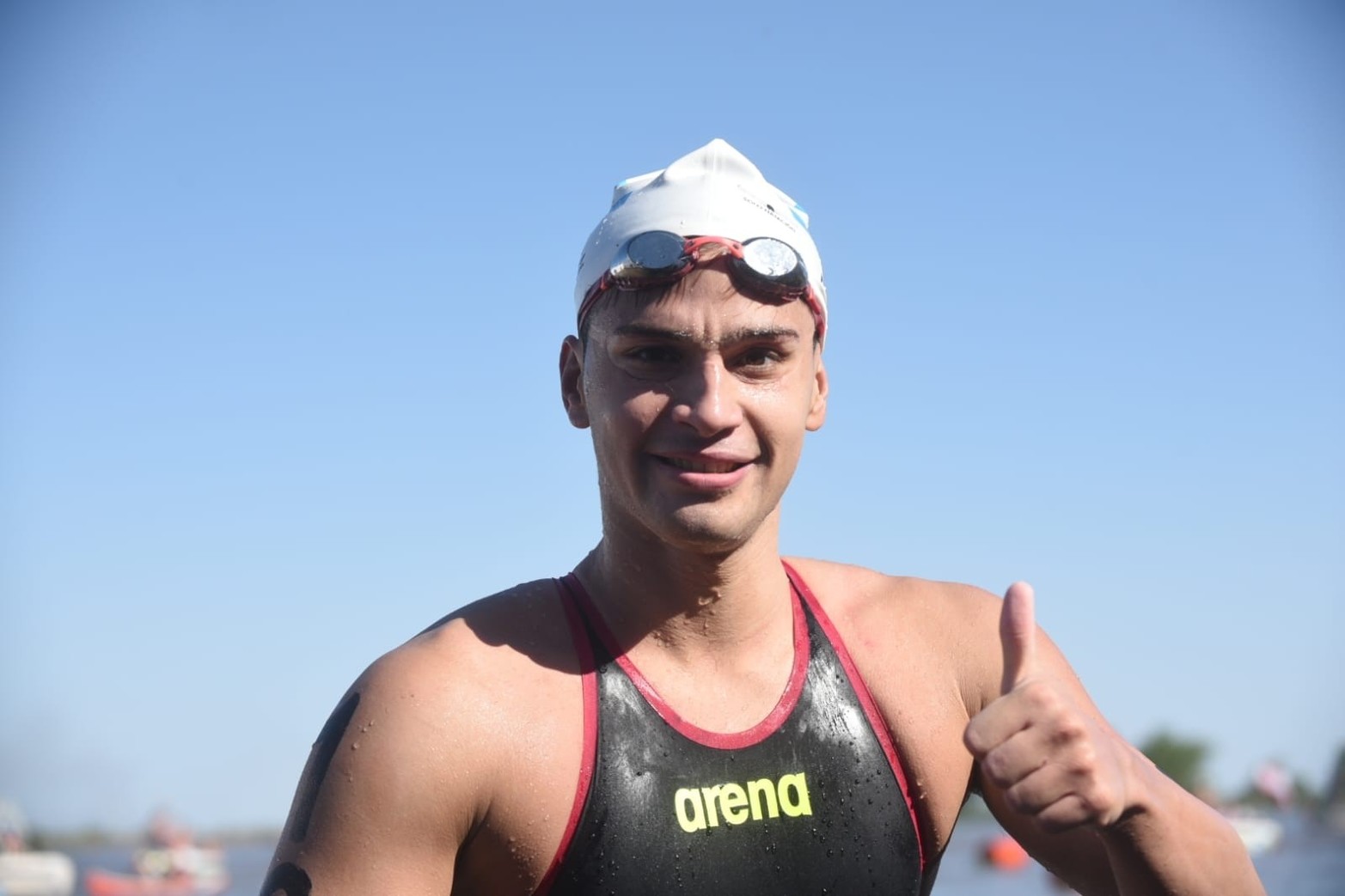 El argentino Matías Díaz Hernández ganó la 46a. edición de la Santa Fe - Coronda. La mejor entre las mujeres fue la santafesina Erika Yenssen. El nadador paralímpico Theo Curin cumplió su objetivo al arribar a Coronda.