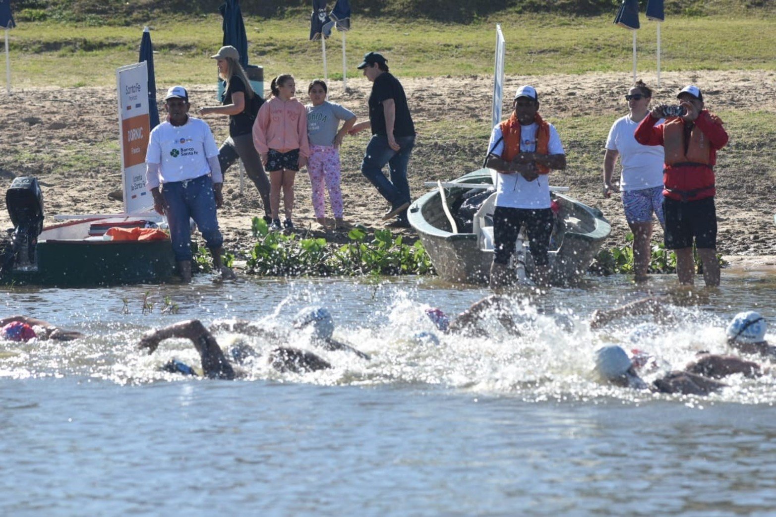 El maratón acuático Santa Fe Coronda vive una nueva edición. Flavio Raina
