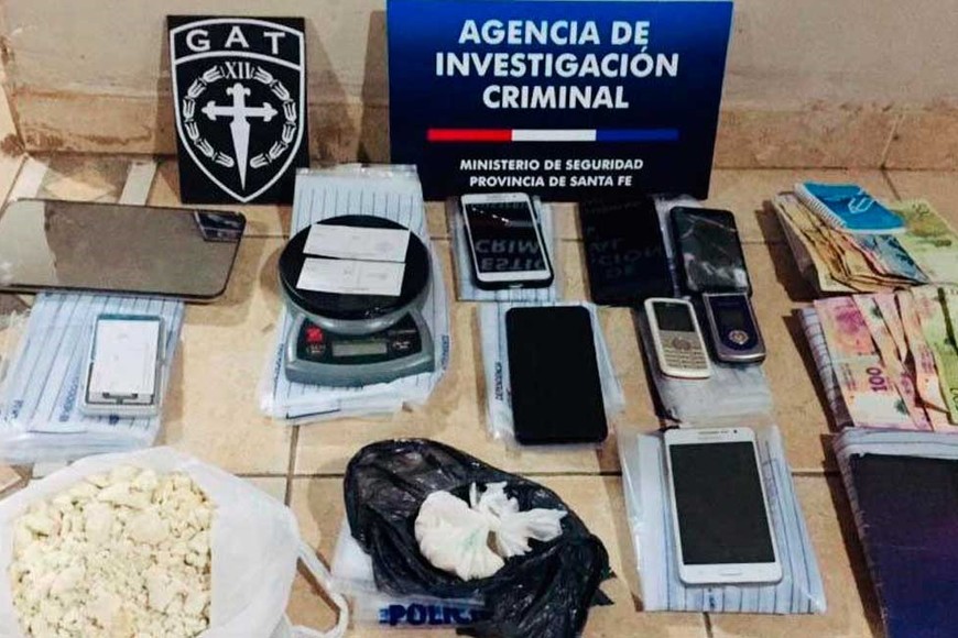 En su última detención, el 30 de mayo de 2020, la policía secuestró casi 400 gramos de cocaína de su casa de barrio Belgrano.