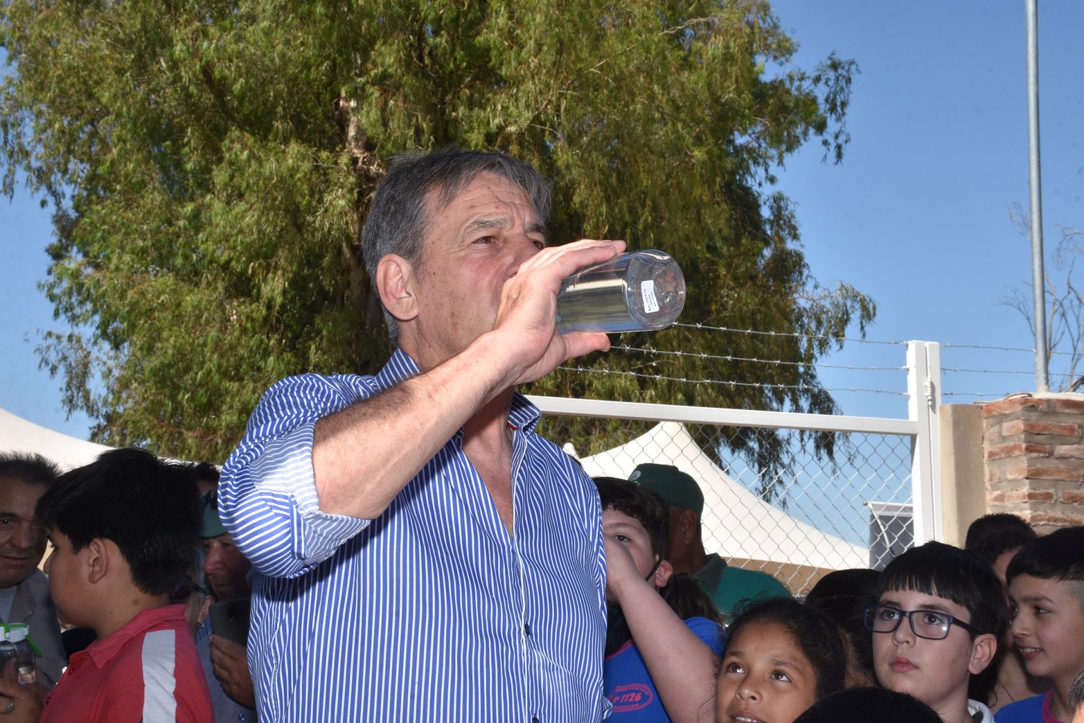 El servicio de agua dulce beneficiará a mas de 330 viviendas, lo que representa mas de 1.000 personas.