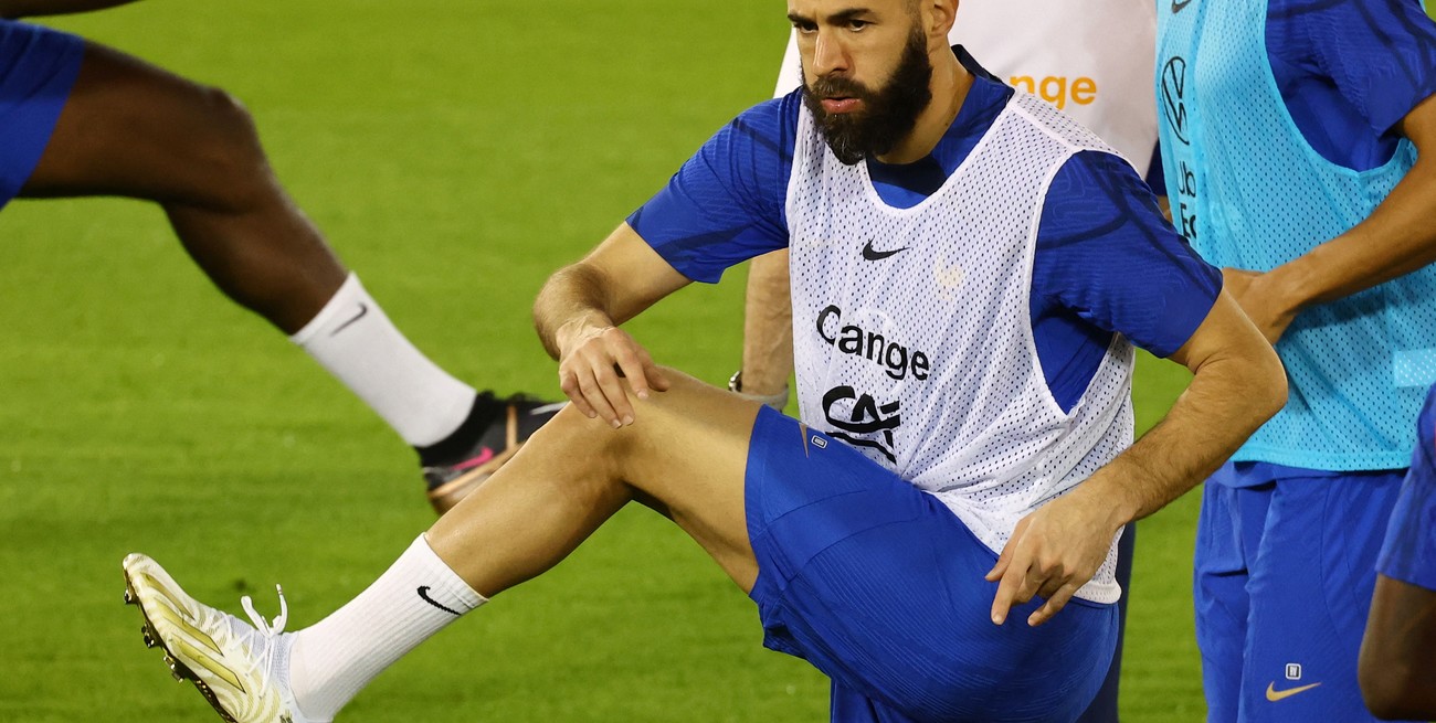 Karim Benzema se sumaría al plantel de Francia si pasan a la final
