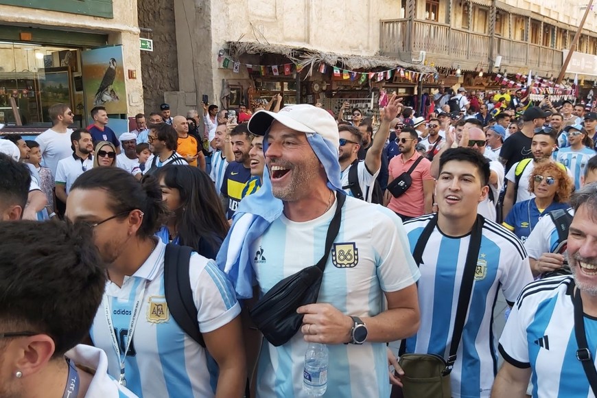 "Banderazo" de hinchas argentinos en Doha a un día del debut de la Selección