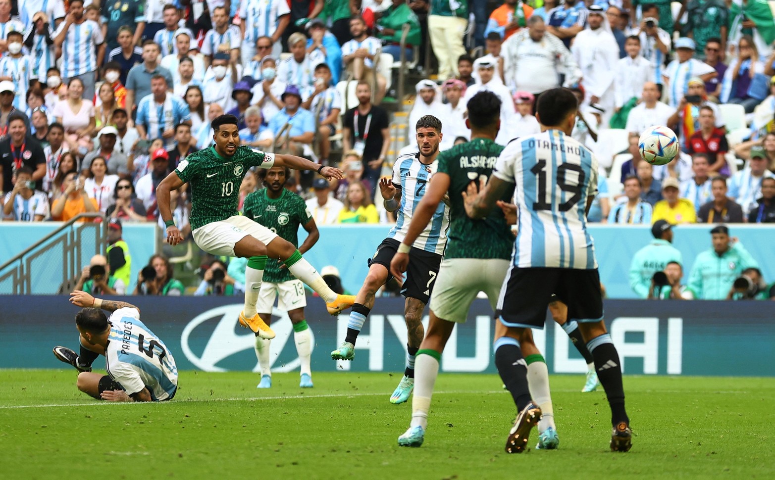 El gol del triunfo. Salem Muhamed Al-Dawsari, sacó un remate que se clavó en el ángulo del arco de Argentina. Fue el 2 a 1. 
