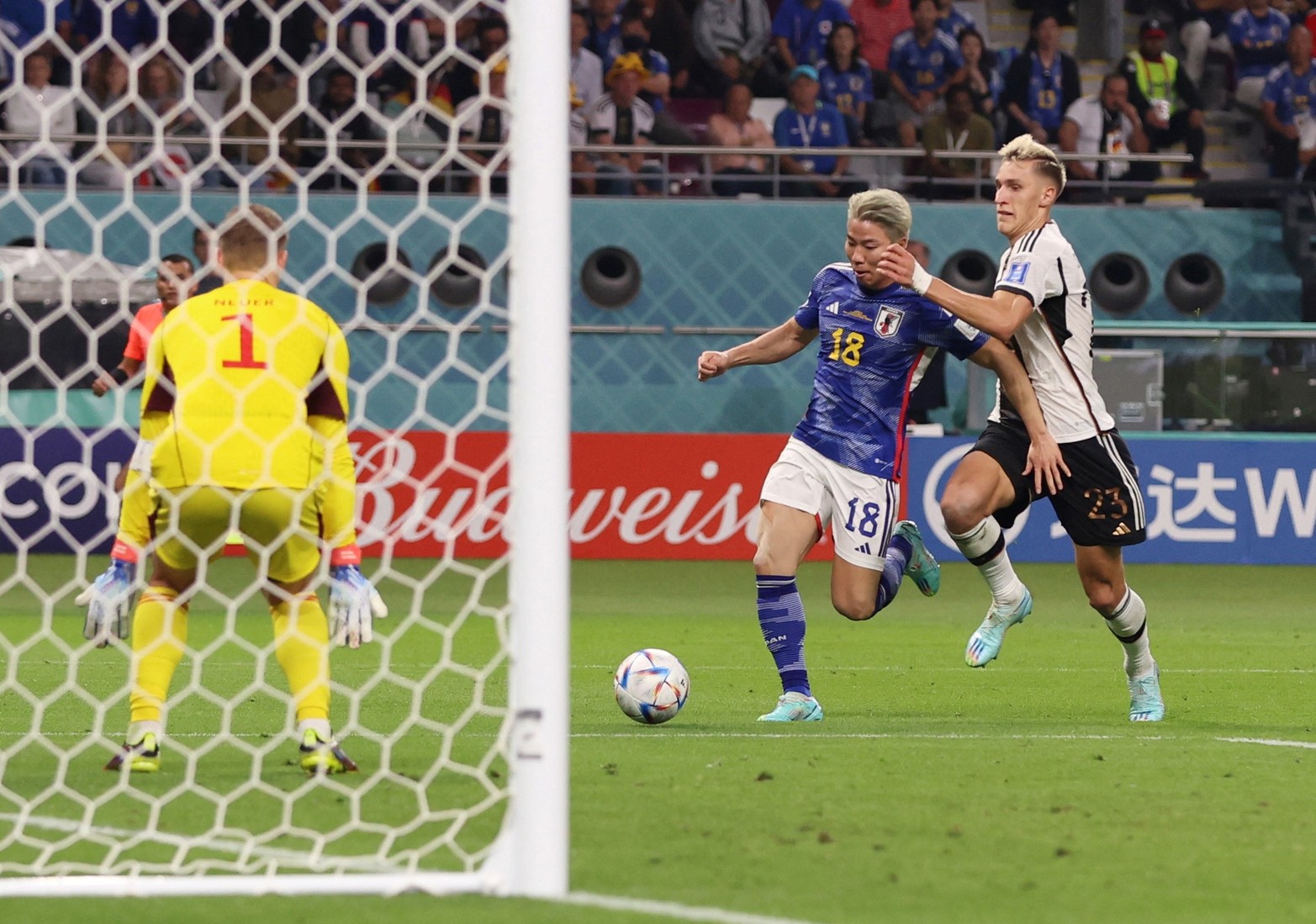 Desde distintos ángulos, el segundo gol de Japón que le ganó 2 a 1 a Alemania.