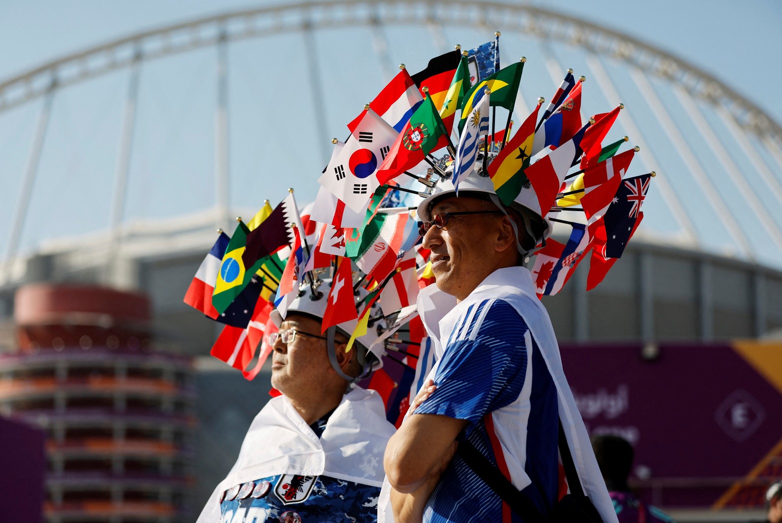 El Mundial de Fútbol que se disputa en  Qatar, brinda este particular color de los hinchas cuando juega cada selección. 