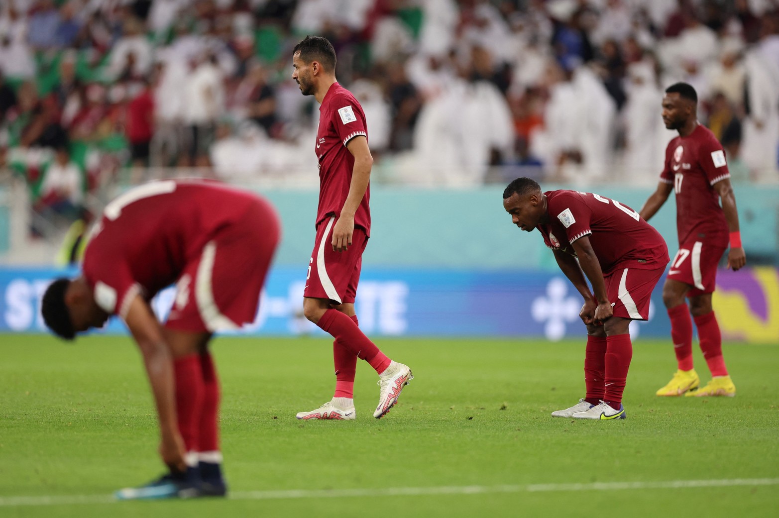 Por el grupo A, el local Qatar 3 a 1 frente a Senegal. Un error defensivo le dio la posibilidad a Senegal de abrir el marcador. 