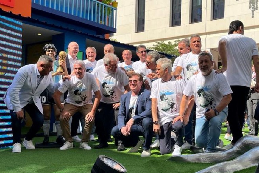 "Diego Armando Maradona sigue vivo en el corazón de todos nosotros”, señaló el presidente de la FIFA.