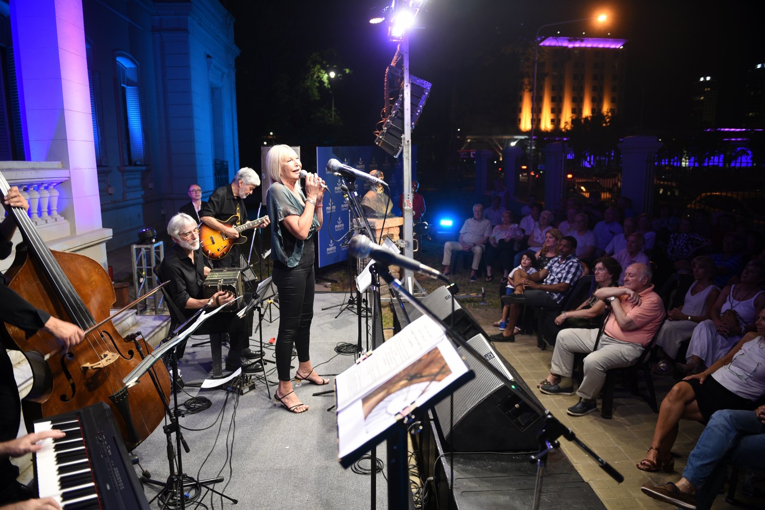 Tango y Estrellas en el puerto