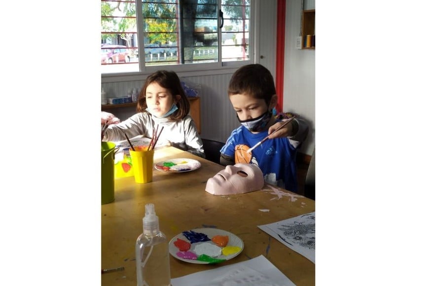 Las artes plásticas también son parte del proceso de construcción de pensamiento en clave infantil.