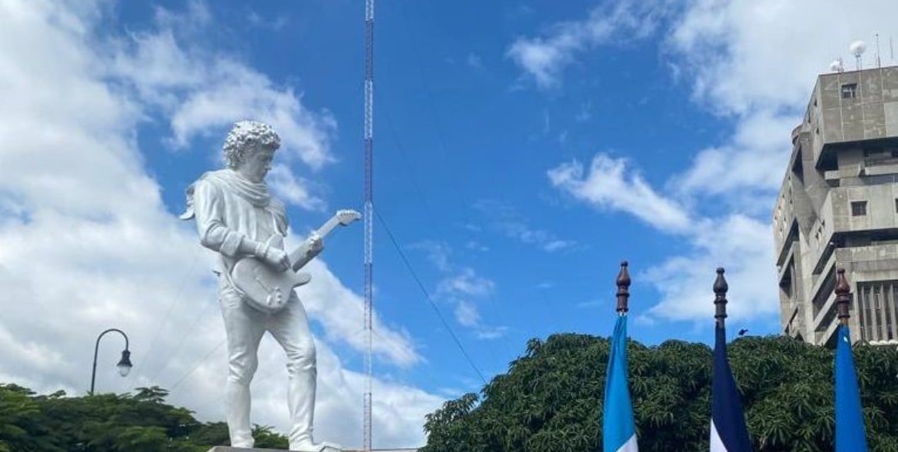 Costa Rica: emplazaron la escultura “Siempre es hoy”, un monumento a Gustavo Cerati
