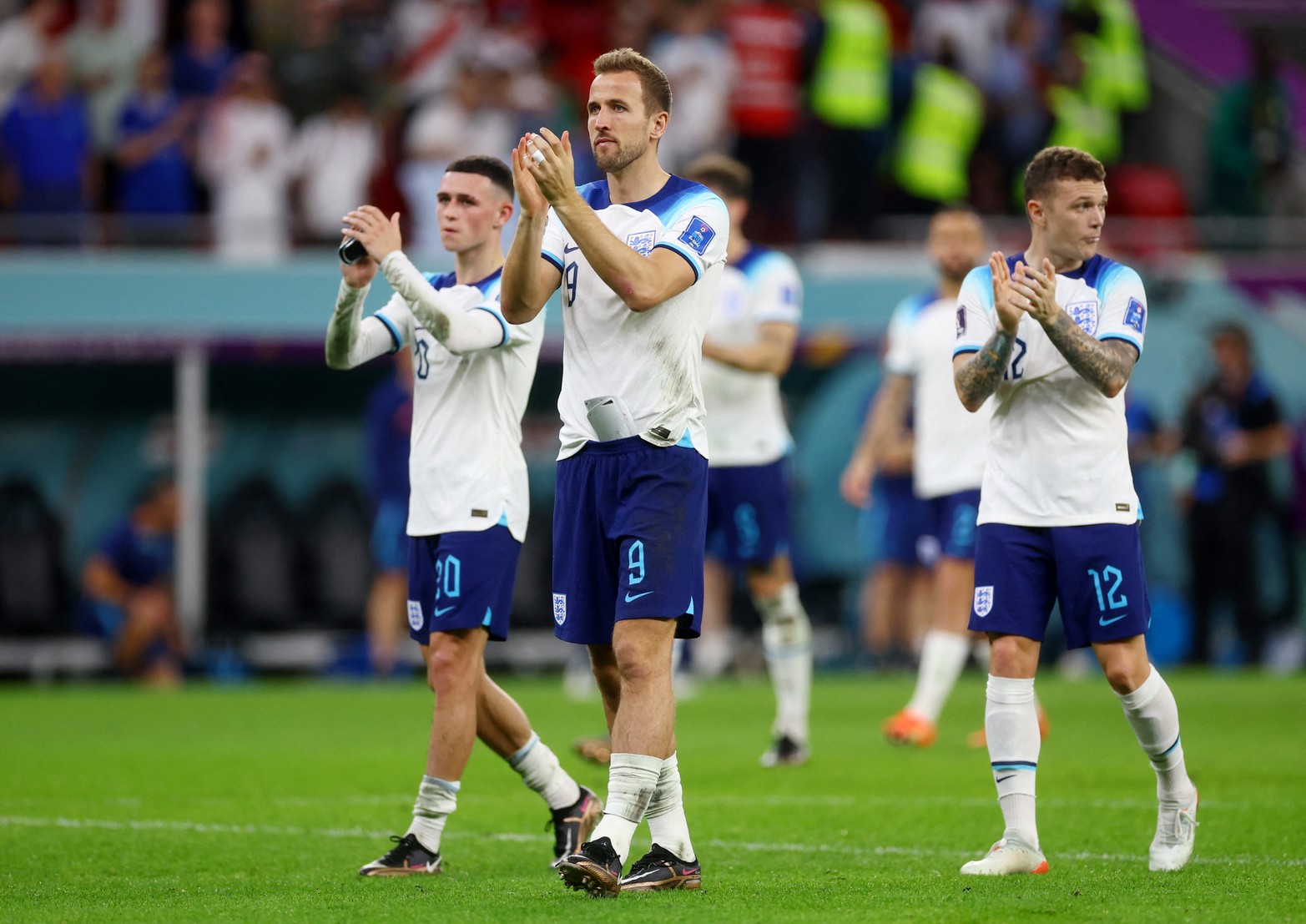 Inglaterra goleó a Gales y jugará con Senegal en octavos de final.