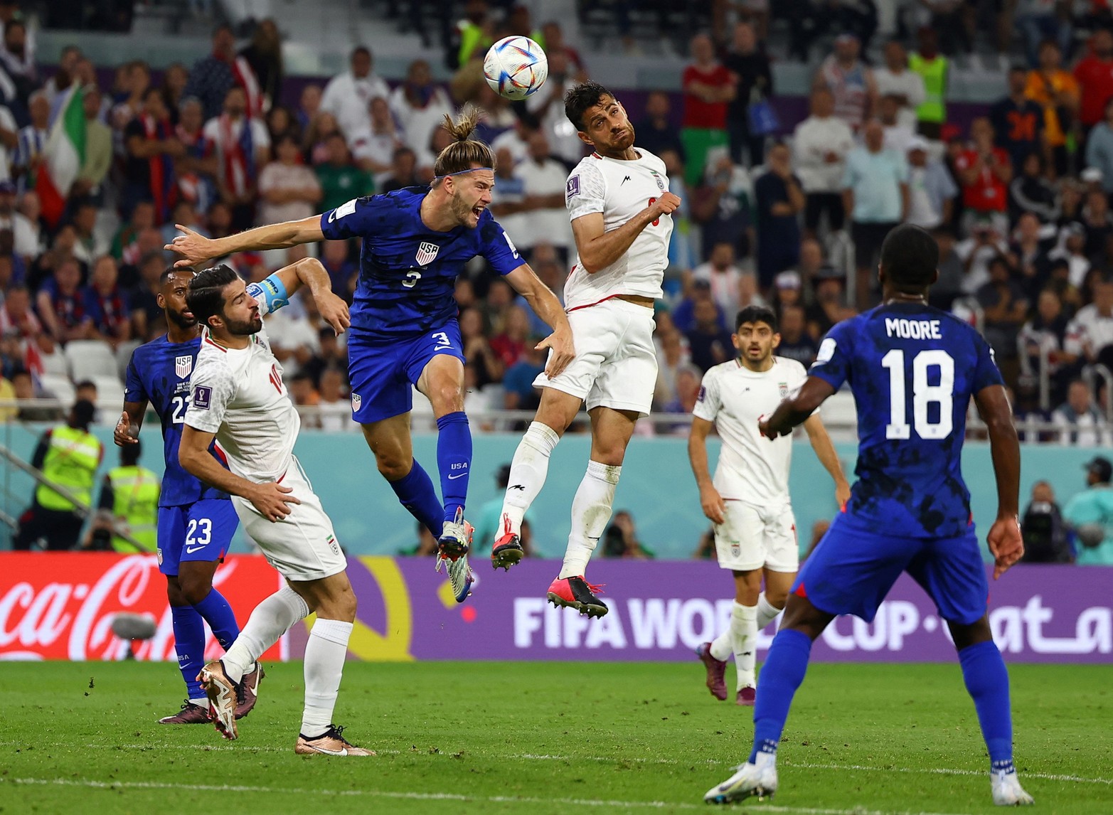Estados Unidos venció a Irán 1 a 0 y avanzó a octavos de final.