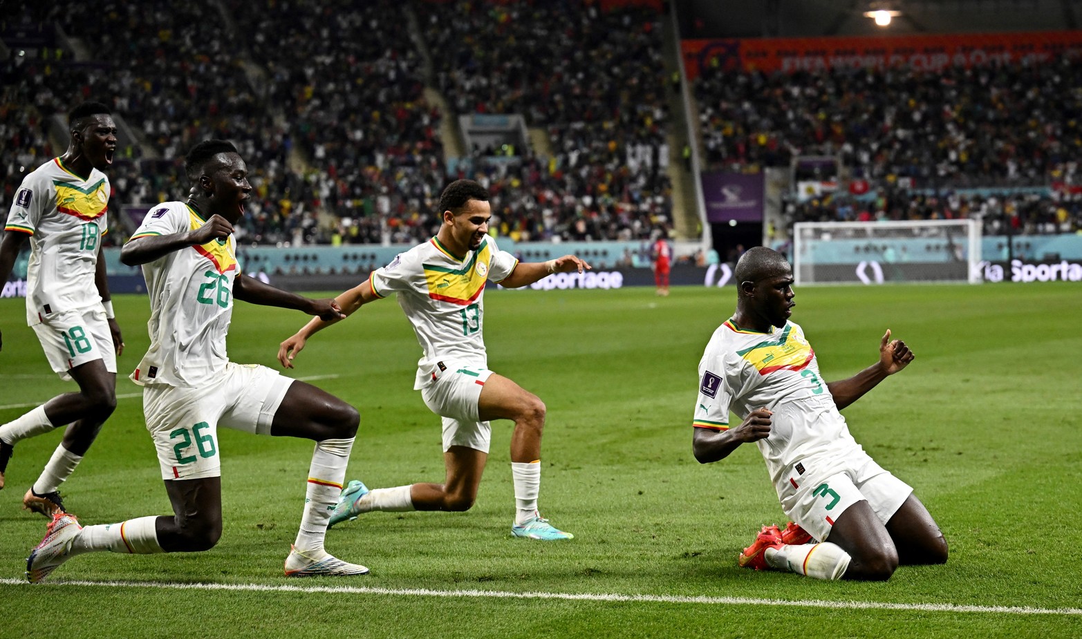 Por el grupo A, Ecuador y Senegal juegan por la tercera y última fecha de su grupo.
