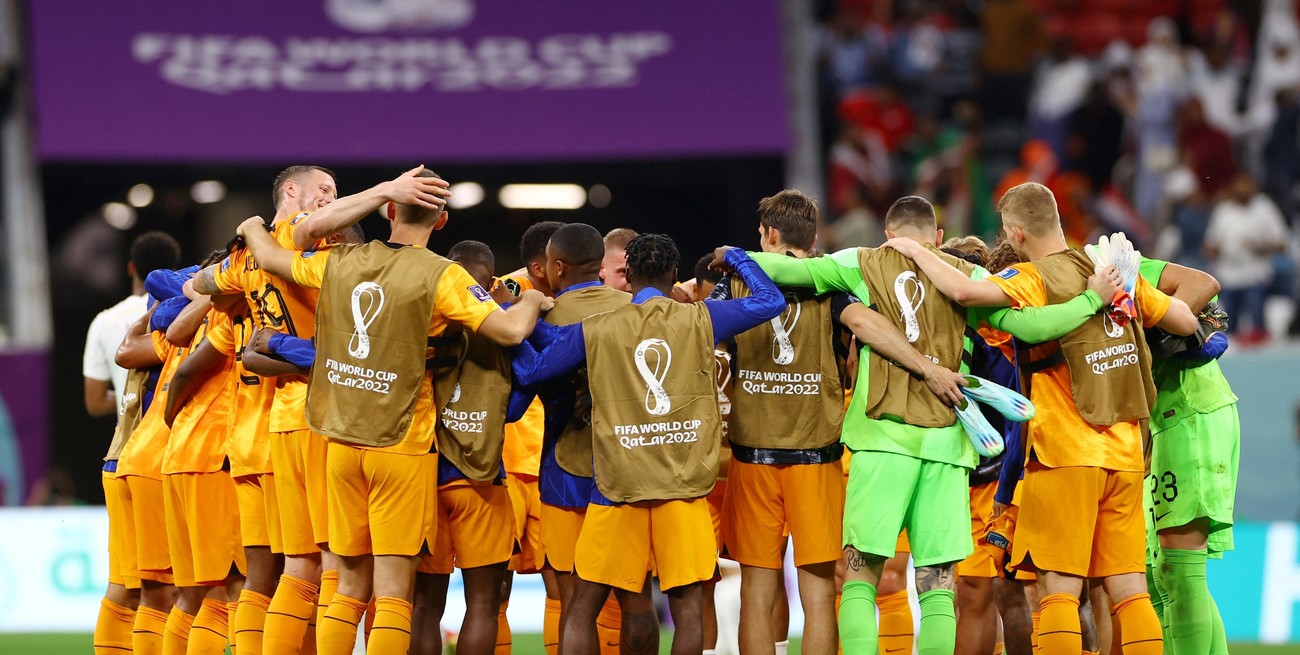 Países Bajos venció a Qatar y se clasificó a los octavos de final del Mundial