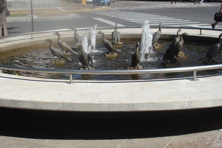 Biguás plaza 25 mayo fuente