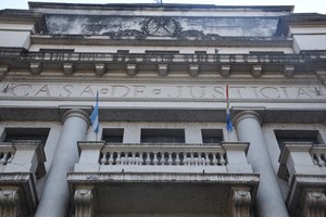 "Que Dios los bendiga", dijo el reo esperando un guiño de la Justicia de los hombres que no llegó.  Foto: Luis Cetraro/Archivo