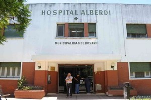 No sólo eso, Caruana cree que también hay que incluir en el temario “qué es lo que está pasando que las residencias o las especialidades que más necesita el sistema de Salud Pública como médicos generales, pediatras, clínicos, tocoginecólgos no son las vacantes que hoy se está ocupando; me refiero a que quedan cupos libres y mucho más en otras provincias”. Foto: Archivo