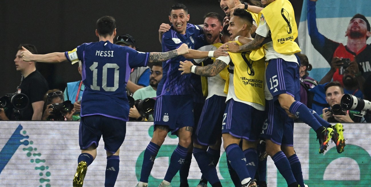 ¿Cuándo juega Argentina ante Australia por los octavos de final?