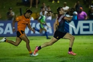 Iñaky Delguy rumbo al try decisivo de la final en 2021 entre Buenos Aires (campeón) y Tucumán. Crédito: Prensa UAR / Gaspafotos