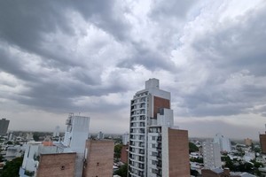 Nubes coparon el cielo santafesino en la mañana del miércoles. Crédito: El Litoral