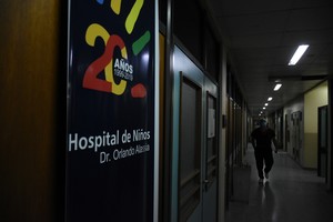 El pequeño de 8 años fue intervenido quirúrgicamente en el hospital de Niños. "Se encuentra estable y fuera de peligro", dijeron los médicos.  Crédito: Guillermo Di Salvatore.