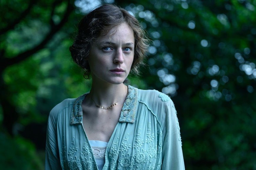 Emma Corrin como Lady Chatterley. Foto: Netflix