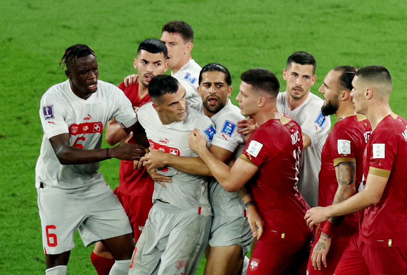 Suiza venció 3 a 2 a Serbia y clasificó a octavos de final del Mundial de Qatar 2022.