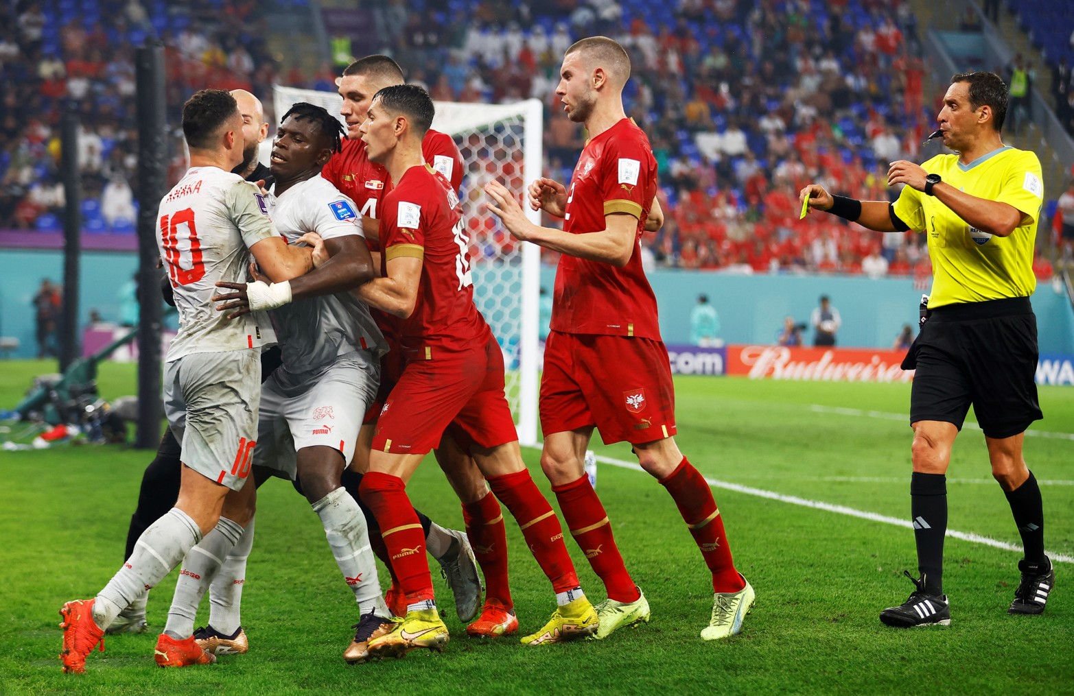 Suiza venció 3 a 2 a Serbia y clasificó a octavos de final del Mundial de Qatar 2022.