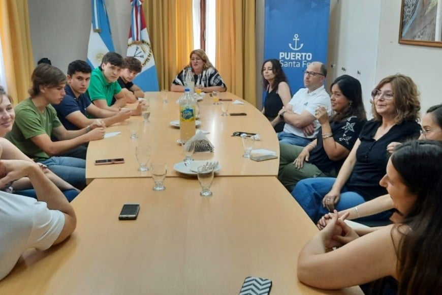 Estas acciones buscan fortalecer vínculos con los sectores vinculados a la educación y capacitación de jóvenes.