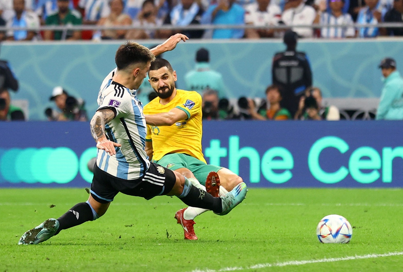 Por octavos de final, Argentina le ganó 2 a 1 a Australia y pasó a cuartos de final.