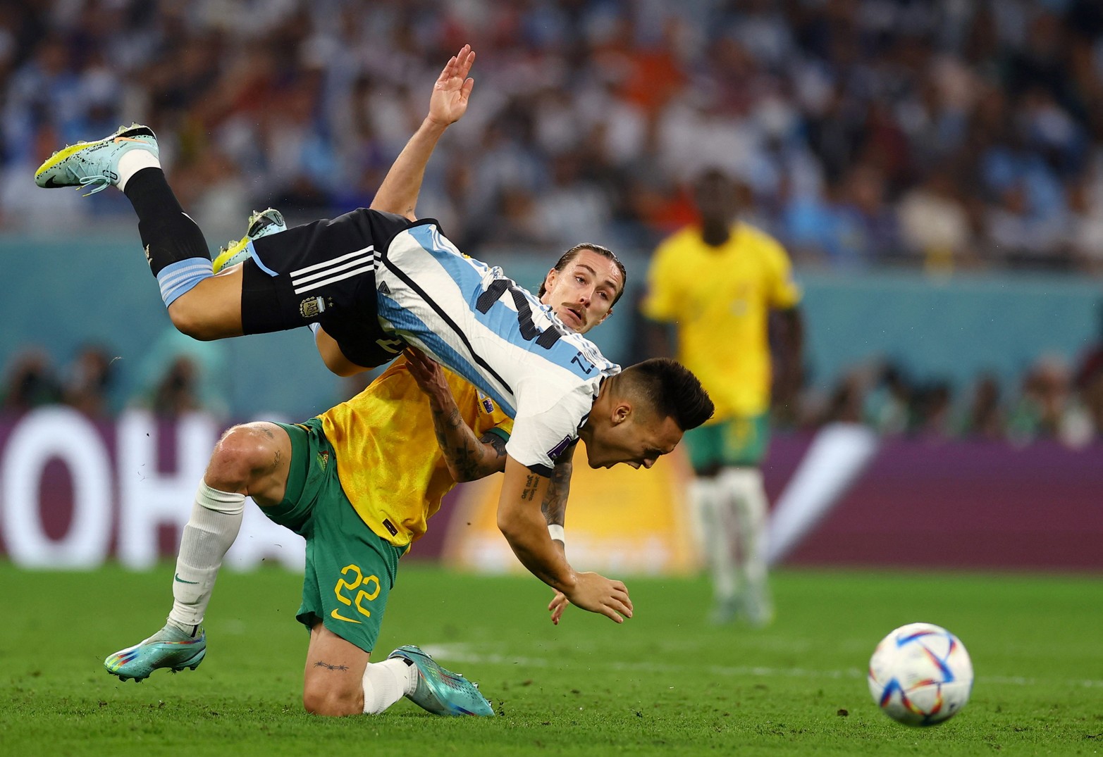 Por octavos de final, Argentina le ganó 2 a 1 a Australia y pasó a cuartos de final.
