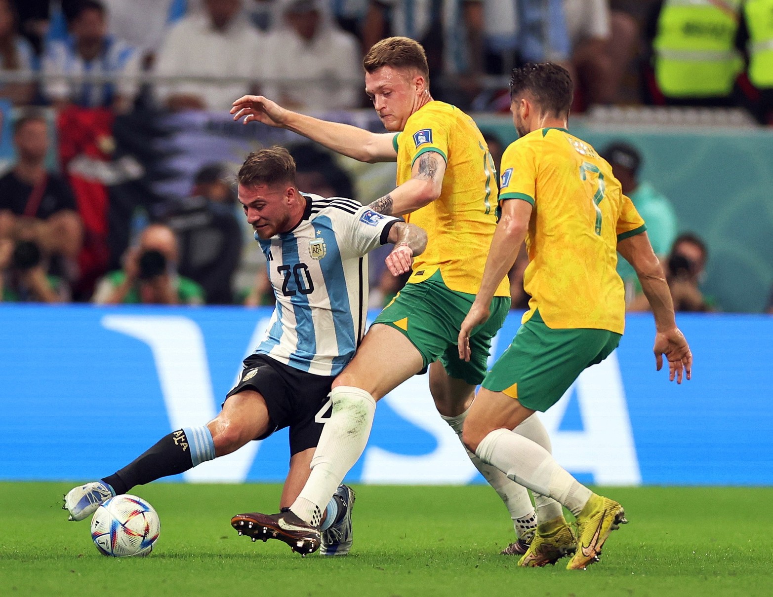 Por octavos de final, Argentina le ganó 2 a 1 a Australia y pasó a cuartos de final.