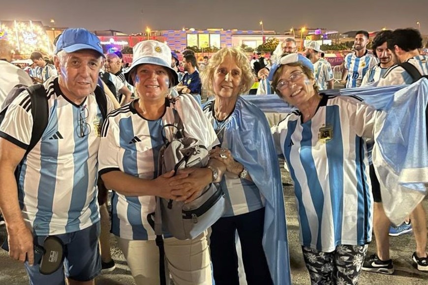 La cálida nochecita qatarí se tiñó de celeste y blanco y Doha.