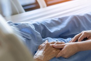 Francia pone en marcha un congreso ciudadano para debatir la eutanasia.