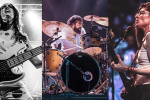 El trío desafiando el calor el miércoles, en su presentación en Tribus Club de Arte de Santa Fe. Fotos: Gentileza Loli Godoy / La Música en Fotos