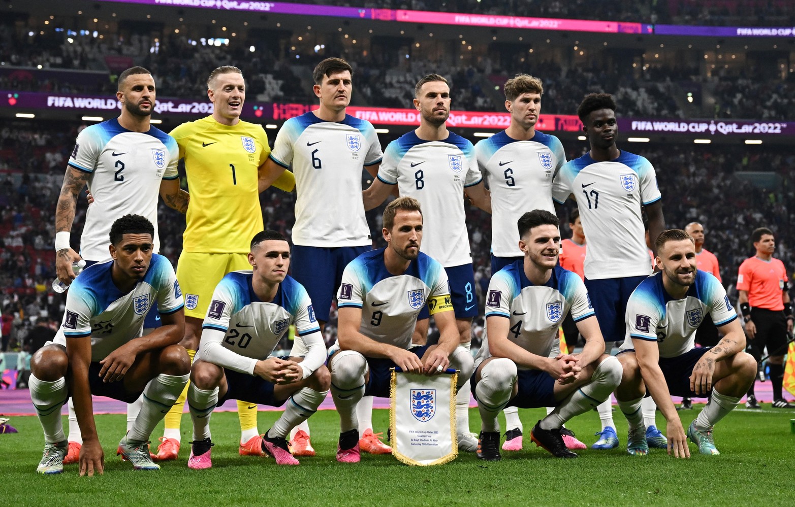 Por cuartos de final, Inglaterra y Francia disputan el encuentro en la Copa del Mundo de fútbol.