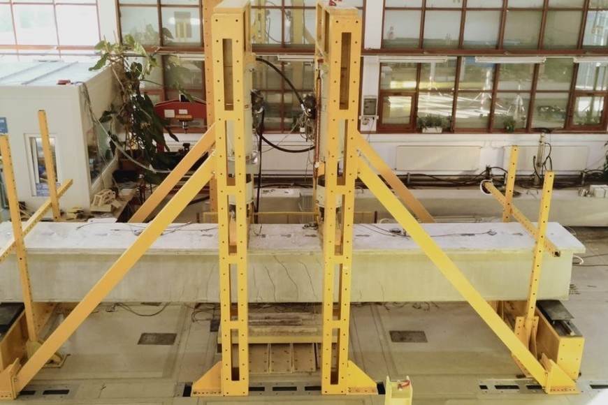 Xavier expuso sobre las obras más importantes de Santa Fe ante docentes y directivos de la universidad polaca.