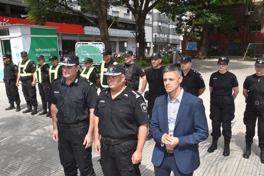 El Operativo Fiestas fue presentado este lunes por la mañana en la peatonal San Martín de Santa Fe. Crédito: Flavio Raina.