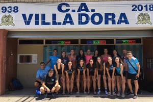 A punto de partir. El plantel de vóleibol de Villa Dora participará del tradicional Torneo Osmita Súper 8 organizado por la FMV en Buenos Aires, que se disputa desde hoy hasta el martes 20.